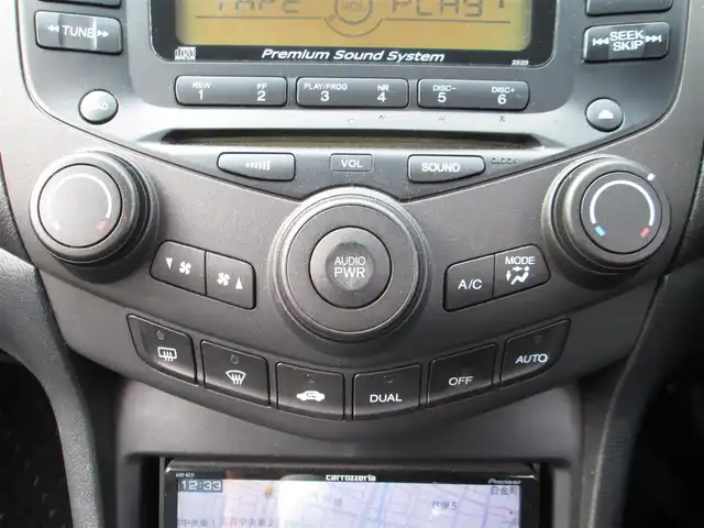 ホンダ アコード ユーロ R 千葉県 2003(平15)年 15万km プレミアムホワイトパール 6速MT/ローダウン/社外メモリナビ、フルセグTV/社外オーディオ【DVD/CD/BT/SD】/HIDヘッドライト&ハロゲンフォグ/前席RECAROシート/無限2本出しマフラー/社外18インチアルミホイール/純正AW(215/45R17)積込/ルームミラー型レーダー探知機/キーレス/ETC/スペアキー/取扱説明書/新車時保証書