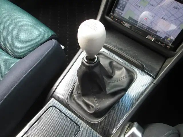 ホンダ アコード ユーロ R 千葉県 2003(平15)年 15万km プレミアムホワイトパール 6速MT/ローダウン/社外メモリナビ、フルセグTV/社外オーディオ【DVD/CD/BT/SD】/HIDヘッドライト&ハロゲンフォグ/前席RECAROシート/無限2本出しマフラー/社外18インチアルミホイール/純正AW(215/45R17)積込/ルームミラー型レーダー探知機/キーレス/ETC/スペアキー/取扱説明書/新車時保証書