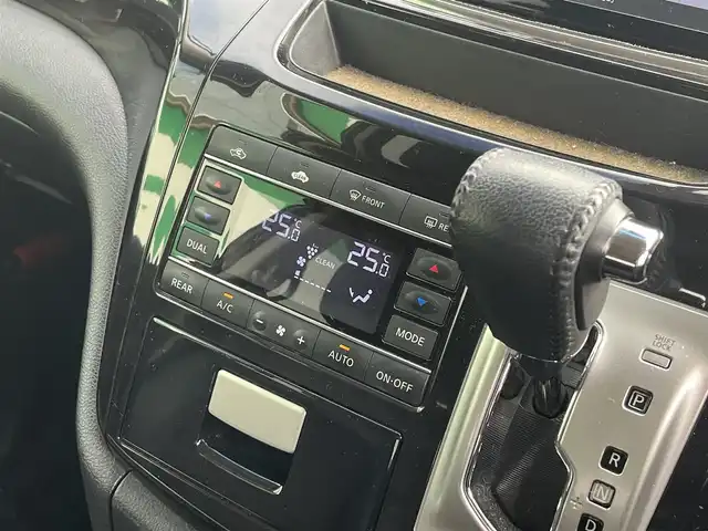 日産 エルグランド 250ハイウェイスターS 三重県 2015(平27)年 12.5万km ファントムブラック ワンオーナー/純正8インチナビMM514D-L/フリップダウンモニター/両側パアースライドドア/バックドアオートクロージャー/クルーズコントロール/LEDヘッドランプ/ハーフレザーシート/18インチアルミホイール