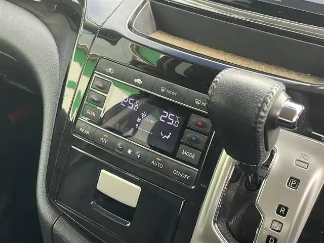 日産 エルグランド 250ハイウェイスターS 三重県 2015(平27)年 12.5万km ファントムブラック ワンオーナー/純正8インチナビMM514D-L/フリップダウンモニター/両側パアースライドドア/バックドアオートクロージャー/クルーズコントロール/LEDヘッドランプ/ハーフレザーシート/18インチアルミホイール