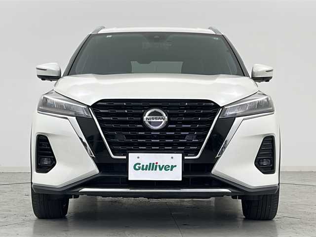 日産 キックス X 宮城県 2021(令3)年 5.6万km ブリリアントホワイトパール 禁煙車/プロパイロット/エマージェンシーブレーキ/車線逸脱警報/アダプティブヘッドライト/ソナー/インテリジェントルームミラー/純正9インチナビ/（BT.CD.DVD.AM.FM.SD）/アラウンドビューモニター/フルセグテレビ/純正ドライブレコーダー/ETC2.0/電動パーキングブレーキ/AUTOHOLD/前席シートヒーター/ハーフレザーシート/ステアリングヒーター/ステアリングスイッチ/LEDヘッドライト/純正17インチアルミホイール/横滑り防止機能/アイドリングストップ