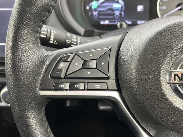 日産 キックス X 宮城県 2021(令3)年 5.6万km ブリリアントホワイトパール 禁煙車/プロパイロット/エマージェンシーブレーキ/車線逸脱警報/アダプティブヘッドライト/ソナー/インテリジェントルームミラー/純正9インチナビ/（BT.CD.DVD.AM.FM.SD）/アラウンドビューモニター/フルセグテレビ/純正ドライブレコーダー/ETC2.0/電動パーキングブレーキ/AUTOHOLD/前席シートヒーター/ハーフレザーシート/ステアリングヒーター/ステアリングスイッチ/LEDヘッドライト/純正17インチアルミホイール/横滑り防止機能/アイドリングストップ