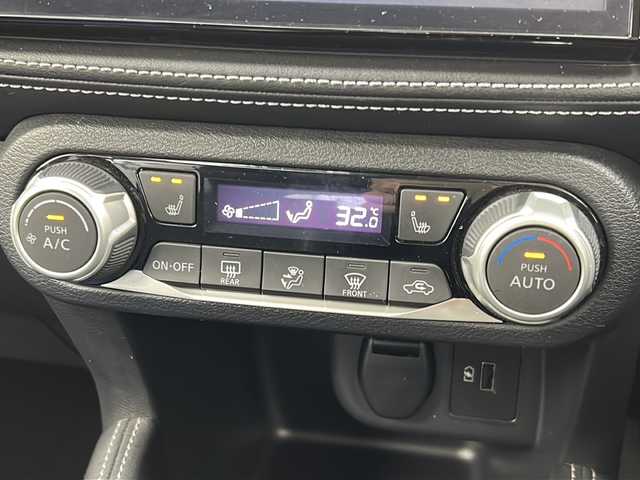 日産 キックス X 宮城県 2021(令3)年 5.6万km ブリリアントホワイトパール 禁煙車/プロパイロット/エマージェンシーブレーキ/車線逸脱警報/アダプティブヘッドライト/ソナー/インテリジェントルームミラー/純正9インチナビ/（BT.CD.DVD.AM.FM.SD）/アラウンドビューモニター/フルセグテレビ/純正ドライブレコーダー/ETC2.0/電動パーキングブレーキ/AUTOHOLD/前席シートヒーター/ハーフレザーシート/ステアリングヒーター/ステアリングスイッチ/LEDヘッドライト/純正17インチアルミホイール/横滑り防止機能/アイドリングストップ