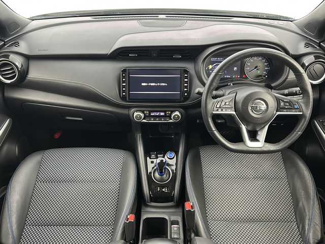 日産 キックス X 宮城県 2021(令3)年 5.6万km ブリリアントホワイトパール 禁煙車/プロパイロット/エマージェンシーブレーキ/車線逸脱警報/アダプティブヘッドライト/ソナー/インテリジェントルームミラー/純正9インチナビ/（BT.CD.DVD.AM.FM.SD）/アラウンドビューモニター/フルセグテレビ/純正ドライブレコーダー/ETC2.0/電動パーキングブレーキ/AUTOHOLD/前席シートヒーター/ハーフレザーシート/ステアリングヒーター/ステアリングスイッチ/LEDヘッドライト/純正17インチアルミホイール/横滑り防止機能/アイドリングストップ