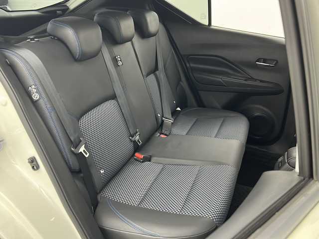 日産 キックス X 宮城県 2021(令3)年 5.6万km ブリリアントホワイトパール 禁煙車/プロパイロット/エマージェンシーブレーキ/車線逸脱警報/アダプティブヘッドライト/ソナー/インテリジェントルームミラー/純正9インチナビ/（BT.CD.DVD.AM.FM.SD）/アラウンドビューモニター/フルセグテレビ/純正ドライブレコーダー/ETC2.0/電動パーキングブレーキ/AUTOHOLD/前席シートヒーター/ハーフレザーシート/ステアリングヒーター/ステアリングスイッチ/LEDヘッドライト/純正17インチアルミホイール/横滑り防止機能/アイドリングストップ