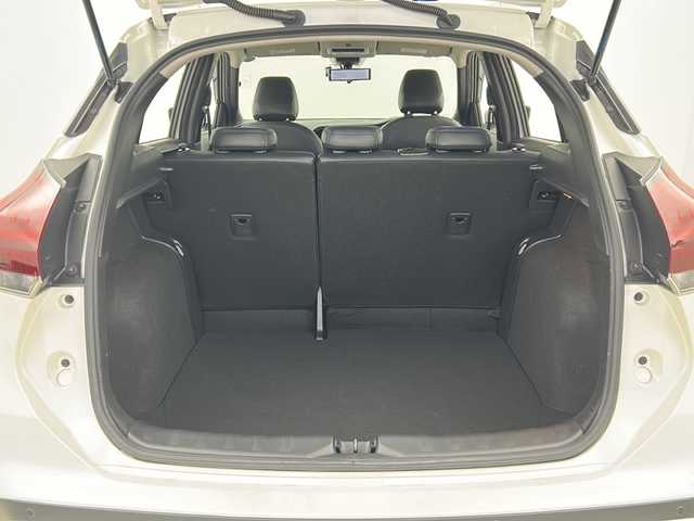 日産 キックス X 宮城県 2021(令3)年 5.6万km ブリリアントホワイトパール 禁煙車/プロパイロット/エマージェンシーブレーキ/車線逸脱警報/アダプティブヘッドライト/ソナー/インテリジェントルームミラー/純正9インチナビ/（BT.CD.DVD.AM.FM.SD）/アラウンドビューモニター/フルセグテレビ/純正ドライブレコーダー/ETC2.0/電動パーキングブレーキ/AUTOHOLD/前席シートヒーター/ハーフレザーシート/ステアリングヒーター/ステアリングスイッチ/LEDヘッドライト/純正17インチアルミホイール/横滑り防止機能/アイドリングストップ