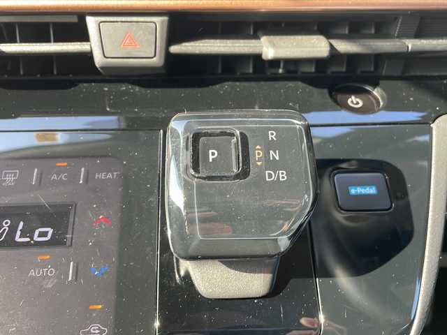 日産 サクラ X 三重県 2023(令5)年 4.3万km ブラック 禁煙/純正9型ディスプレイオーディオ/バックカメラ/電子パーキング/スペアキー/ステアリングスイッチ/ベンチシート/レーンキープアシスト/プリクラッシュ/先行車発進告知/LEDオートライト/電動格納ミラー/保証書/取扱説明書