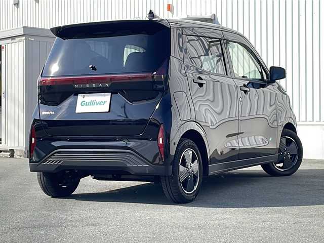 日産 サクラ X 三重県 2023(令5)年 4.3万km ブラック 禁煙/純正9型ディスプレイオーディオ/バックカメラ/電子パーキング/スペアキー/ステアリングスイッチ/ベンチシート/レーンキープアシスト/プリクラッシュ/先行車発進告知/LEDオートライト/電動格納ミラー/保証書/取扱説明書