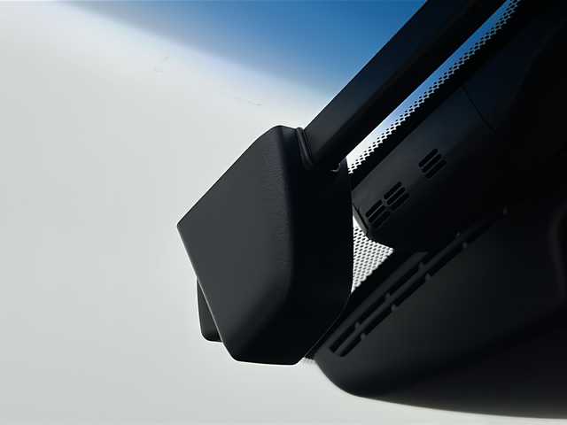 レクサス ＬＳ 500h Fスポーツ 熊本県 2018(平30)年 2.4万km ホワイトノーヴァガラスフレーク サンルーフ/純正HDDナビ/・フルセグTV/CD/DVD/SD/BT/AUX/USB/・全方位カメラ/レクサスセーフティシステム/・プリクラッシュセーフティ/・レーンチェンジアシスト/・ブラインドスポットモニター/・クリアランスソナー/・パーキングサポートブレーキ/・ロードサインアシスト/・先行車発進知らせ/オートマチックハイビーム/レーダークルーズコントロール/デジタルインナーミラー/ヘッドアップディスプレイ/Fスポーツ赤革シート/・D/Nパワーシート/・D/Nメモリシート/・D/Nシートヒーター/・D/Nシートクーラー/・後席シートヒーター/パワートランク/イージークローザードア/ステアリングヒーター/パドルシフト/ビルトインETC2.0/オートライト/LEDヘッドライト/フォグランプ/スマートキー/スペアキー×2/純正フロアマット/リア電動サンシェード/取扱説明書(車両・ナビ)/保証書/取扱説明書スペアキー×２