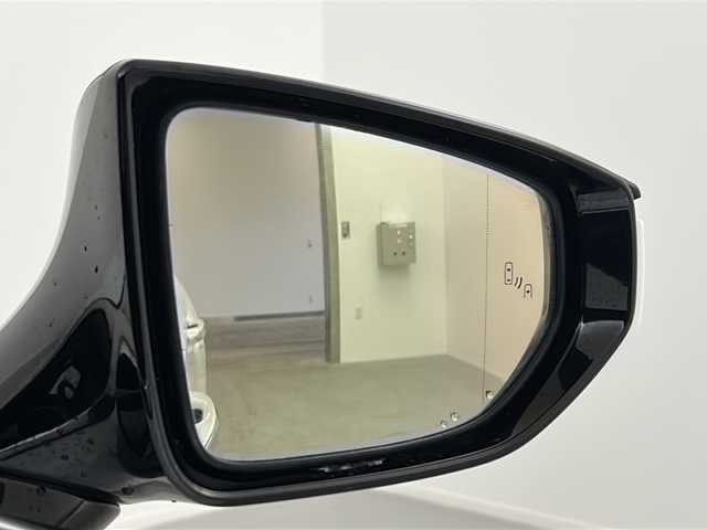 レクサス ＬＳ 500h Fスポーツ 熊本県 2018(平30)年 2.4万km ホワイトノーヴァガラスフレーク サンルーフ/純正HDDナビ/・フルセグTV/CD/DVD/SD/BT/AUX/USB/・全方位カメラ/レクサスセーフティシステム/・プリクラッシュセーフティ/・レーンチェンジアシスト/・ブラインドスポットモニター/・クリアランスソナー/・パーキングサポートブレーキ/・ロードサインアシスト/・先行車発進知らせ/オートマチックハイビーム/レーダークルーズコントロール/デジタルインナーミラー/ヘッドアップディスプレイ/Fスポーツ赤革シート/・D/Nパワーシート/・D/Nメモリシート/・D/Nシートヒーター/・D/Nシートクーラー/・後席シートヒーター/パワートランク/イージークローザードア/ステアリングヒーター/パドルシフト/ビルトインETC2.0/オートライト/LEDヘッドライト/フォグランプ/スマートキー/スペアキー×2/純正フロアマット/リア電動サンシェード/取扱説明書(車両・ナビ)/保証書/取扱説明書スペアキー×２