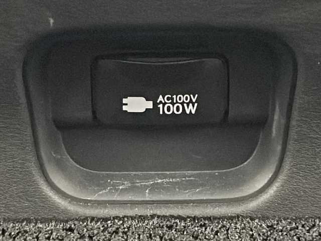 レクサス ＬＳ 500h Fスポーツ 熊本県 2018(平30)年 2.4万km ホワイトノーヴァガラスフレーク サンルーフ/純正HDDナビ/・フルセグTV/CD/DVD/SD/BT/AUX/USB/・全方位カメラ/レクサスセーフティシステム/・プリクラッシュセーフティ/・レーンチェンジアシスト/・ブラインドスポットモニター/・クリアランスソナー/・パーキングサポートブレーキ/・ロードサインアシスト/・先行車発進知らせ/オートマチックハイビーム/レーダークルーズコントロール/デジタルインナーミラー/ヘッドアップディスプレイ/Fスポーツ赤革シート/・D/Nパワーシート/・D/Nメモリシート/・D/Nシートヒーター/・D/Nシートクーラー/・後席シートヒーター/パワートランク/イージークローザードア/ステアリングヒーター/パドルシフト/ビルトインETC2.0/オートライト/LEDヘッドライト/フォグランプ/スマートキー/スペアキー×2/純正フロアマット/リア電動サンシェード/取扱説明書(車両・ナビ)/保証書/取扱説明書スペアキー×２