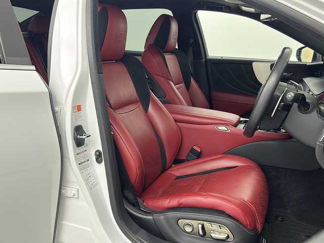 レクサス ＬＳ 500h Fスポーツ 熊本県 2018(平30)年 2.4万km ホワイトノーヴァガラスフレーク サンルーフ/純正HDDナビ/・フルセグTV/CD/DVD/SD/BT/AUX/USB/・全方位カメラ/レクサスセーフティシステム/・プリクラッシュセーフティ/・レーンチェンジアシスト/・ブラインドスポットモニター/・クリアランスソナー/・パーキングサポートブレーキ/・ロードサインアシスト/・先行車発進知らせ/オートマチックハイビーム/レーダークルーズコントロール/デジタルインナーミラー/ヘッドアップディスプレイ/Fスポーツ赤革シート/・D/Nパワーシート/・D/Nメモリシート/・D/Nシートヒーター/・D/Nシートクーラー/・後席シートヒーター/パワートランク/イージークローザードア/ステアリングヒーター/パドルシフト/ビルトインETC2.0/オートライト/LEDヘッドライト/フォグランプ/スマートキー/スペアキー×2/純正フロアマット/リア電動サンシェード/取扱説明書(車両・ナビ)/保証書/取扱説明書スペアキー×２