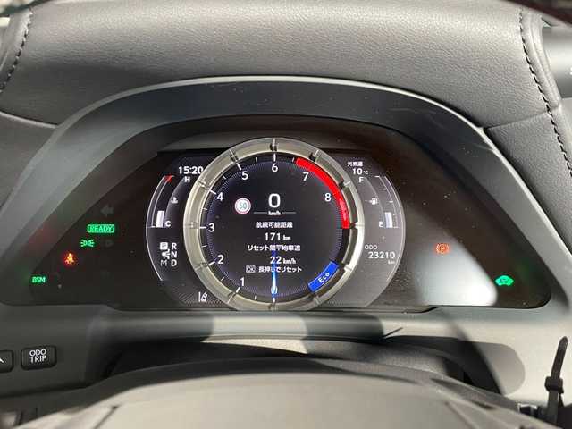 レクサス ＬＳ 500h Fスポーツ 熊本県 2018(平30)年 2.4万km ホワイトノーヴァガラスフレーク サンルーフ/純正HDDナビ/・フルセグTV/CD/DVD/SD/BT/AUX/USB/・全方位カメラ/レクサスセーフティシステム/・プリクラッシュセーフティ/・レーンチェンジアシスト/・ブラインドスポットモニター/・クリアランスソナー/・パーキングサポートブレーキ/・ロードサインアシスト/・先行車発進知らせ/オートマチックハイビーム/レーダークルーズコントロール/デジタルインナーミラー/ヘッドアップディスプレイ/Fスポーツ赤革シート/・D/Nパワーシート/・D/Nメモリシート/・D/Nシートヒーター/・D/Nシートクーラー/・後席シートヒーター/パワートランク/イージークローザードア/ステアリングヒーター/パドルシフト/ビルトインETC2.0/オートライト/LEDヘッドライト/フォグランプ/スマートキー/スペアキー×2/純正フロアマット/リア電動サンシェード/取扱説明書(車両・ナビ)/保証書/取扱説明書スペアキー×２