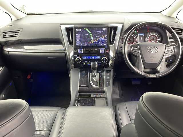 トヨタ アルファード S Cパッケージ 福岡県 2018(平30)年 5.5万km ブラック 禁煙車/ALPINE BIGXナビ/AM/FM/CD/DVD/フルセグTV/BT/HDMI/MSV/ALPINEフリップダウンモニター/バックカメラ/サンルーフ/トヨタセーフティセンス/レーダークルーズコントロール/クリアランスソナー/シーケンシャルウィンカー/三眼LEDライト/両側電動ドア/パワーバックドア/レザーシート（合皮）/シートヒーター/エアシート/パワーシート（D席メモリ付き）/100V電源/オートハイビーム/デジタルインナーミラー/前後ドライブレコーダー
