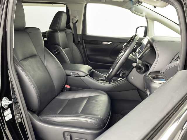 トヨタ アルファード S Cパッケージ 福岡県 2018(平30)年 5.5万km ブラック 禁煙車/ALPINE BIGXナビ/AM/FM/CD/DVD/フルセグTV/BT/HDMI/MSV/ALPINEフリップダウンモニター/バックカメラ/サンルーフ/トヨタセーフティセンス/レーダークルーズコントロール/クリアランスソナー/シーケンシャルウィンカー/三眼LEDライト/両側電動ドア/パワーバックドア/レザーシート（合皮）/シートヒーター/エアシート/パワーシート（D席メモリ付き）/100V電源/オートハイビーム/デジタルインナーミラー/前後ドライブレコーダー