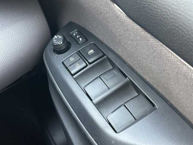 トヨタ ヤリス ハイブリッド G 愛知県 2020(令2)年 3.4万km シアンM 純正８型ディスプレイオーディオ/・フルセグ/Bluetooth/USB/ナビ機能/トヨタセーフティセンス/全周囲カメラ/ビルトインETC/クルーズコントロール追従有/ステアリングスイッチ/オートライト/スマートキー/・プッシュスタート/電動格納ミラー/ウインカーミラー/純正フロアマット