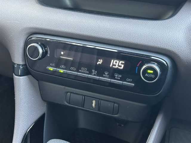 トヨタ ヤリス ハイブリッド G 愛知県 2020(令2)年 3.4万km シアンM 純正８型ディスプレイオーディオ/・フルセグ/Bluetooth/USB/ナビ機能/トヨタセーフティセンス/全周囲カメラ/ビルトインETC/クルーズコントロール追従有/ステアリングスイッチ/オートライト/スマートキー/・プッシュスタート/電動格納ミラー/ウインカーミラー/純正フロアマット