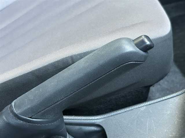 トヨタ ヤリス ハイブリッド G 愛知県 2020(令2)年 3.4万km シアンM 純正８型ディスプレイオーディオ/・フルセグ/Bluetooth/USB/ナビ機能/トヨタセーフティセンス/全周囲カメラ/ビルトインETC/クルーズコントロール追従有/ステアリングスイッチ/オートライト/スマートキー/・プッシュスタート/電動格納ミラー/ウインカーミラー/純正フロアマット