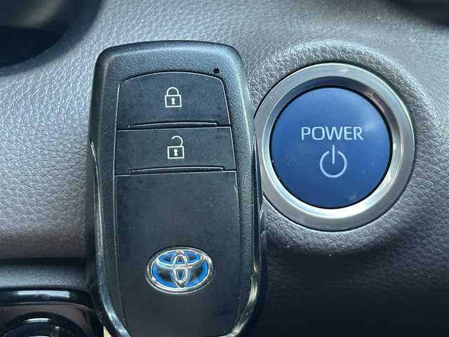 トヨタ ヤリス ハイブリッド G 愛知県 2020(令2)年 3.4万km シアンM 純正８型ディスプレイオーディオ/・フルセグ/Bluetooth/USB/ナビ機能/トヨタセーフティセンス/全周囲カメラ/ビルトインETC/クルーズコントロール追従有/ステアリングスイッチ/オートライト/スマートキー/・プッシュスタート/電動格納ミラー/ウインカーミラー/純正フロアマット