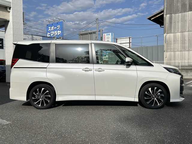 トヨタ ノア S－Z 埼玉県 2023(令5)年 0.5万km ホワイトパールクリスタルシャイン 外部検査済み/登録時走行5084km/車検R8年10月まで/ディスプレイオーディオ/両側電動スライドドア/LEDヘッドライト/アダプティブクルーズコントロール/レーダーブレーキ/レーンキープ/ハーフレザーシート/シートヒーター/オートハイビーム/FRコーナーセンサー/ウインカードアミラー/スリップコントロール/バックカメラ/ドライブレコーダー/ETC