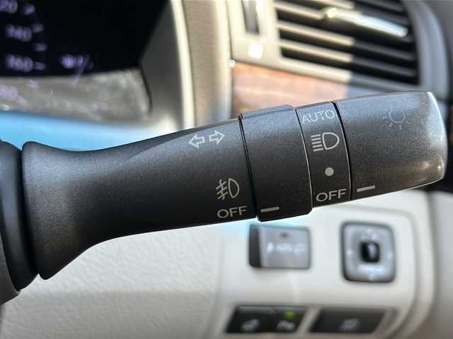 レクサス ＬＳ 460L 後席セパレートシート 青森県 2008(平20)年 10.5万km ホワイトパールクリスタルシャイン 純正HDDナビ・フルセグTV/マークレビンソンサラウンド/リアエンターテイメント/後席フリップダウンモニター/フルセグTV/バックカメラ/ムーンルーフ/セミアニリン革シート/全席エアシート・ヒーター/プリクラッシュセーフティ/レーダークルーズコントロール/インテリジェントパーキングアシスト/クリアランスソナー/全ドアイージークローザー/パワートランクリッド/ステアリングヒーター/後席中央格納テーブル付大型コンソール/リア3面電動サンシェード/エアサスコントローラー/ビルトインETC/AC100V100W/HIDヘッドランプ/フォグランプ/純正18インチアルミ