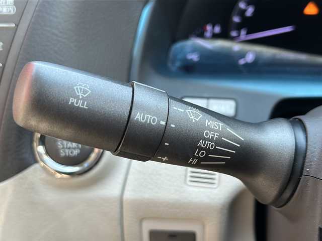 レクサス ＬＳ 460L 後席セパレートシート 青森県 2008(平20)年 10.5万km ホワイトパールクリスタルシャイン 純正HDDナビ・フルセグTV/マークレビンソンサラウンド/リアエンターテイメント/後席フリップダウンモニター/フルセグTV/バックカメラ/ムーンルーフ/セミアニリン革シート/全席エアシート・ヒーター/プリクラッシュセーフティ/レーダークルーズコントロール/インテリジェントパーキングアシスト/クリアランスソナー/全ドアイージークローザー/パワートランクリッド/ステアリングヒーター/後席中央格納テーブル付大型コンソール/リア3面電動サンシェード/エアサスコントローラー/ビルトインETC/AC100V100W/HIDヘッドランプ/フォグランプ/純正18インチアルミ