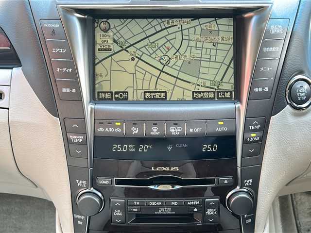 レクサス ＬＳ 460L 後席セパレートシート 青森県 2008(平20)年 10.5万km ホワイトパールクリスタルシャイン 純正HDDナビ・フルセグTV/マークレビンソンサラウンド/リアエンターテイメント/後席フリップダウンモニター/フルセグTV/バックカメラ/ムーンルーフ/セミアニリン革シート/全席エアシート・ヒーター/プリクラッシュセーフティ/レーダークルーズコントロール/インテリジェントパーキングアシスト/クリアランスソナー/全ドアイージークローザー/パワートランクリッド/ステアリングヒーター/後席中央格納テーブル付大型コンソール/リア3面電動サンシェード/エアサスコントローラー/ビルトインETC/AC100V100W/HIDヘッドランプ/フォグランプ/純正18インチアルミ