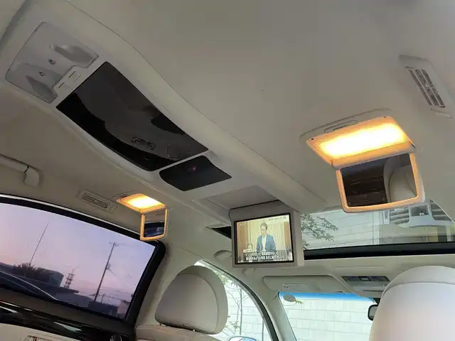 レクサス ＬＳ 460L 後席セパレートシート 青森県 2008(平20)年 10.5万km ホワイトパールクリスタルシャイン 純正HDDナビ・フルセグTV/マークレビンソンサラウンド/リアエンターテイメント/後席フリップダウンモニター/フルセグTV/バックカメラ/ムーンルーフ/セミアニリン革シート/全席エアシート・ヒーター/プリクラッシュセーフティ/レーダークルーズコントロール/インテリジェントパーキングアシスト/クリアランスソナー/全ドアイージークローザー/パワートランクリッド/ステアリングヒーター/後席中央格納テーブル付大型コンソール/リア3面電動サンシェード/エアサスコントローラー/ビルトインETC/AC100V100W/HIDヘッドランプ/フォグランプ/純正18インチアルミ