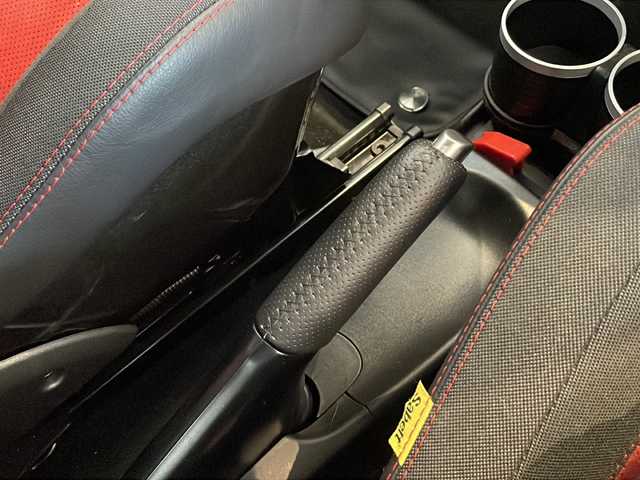 アバルト ５９５ コンペティツィオーネ 福井県 2015(平27)年 3.8万km 白 BC RACING車高調/ENKEI GTC02 17インチAW/DEFI追加メーター/MOMOステアリングFULL SPEED RED/標準装備/TFT液晶メーター/レコルトモンツァマフラー/サベルト製バッケトシート/キセノンヘッドライト/リアパーキングセンサー/ドアバイザー/取扱説明書/保証書/記録簿/スペアキー×2