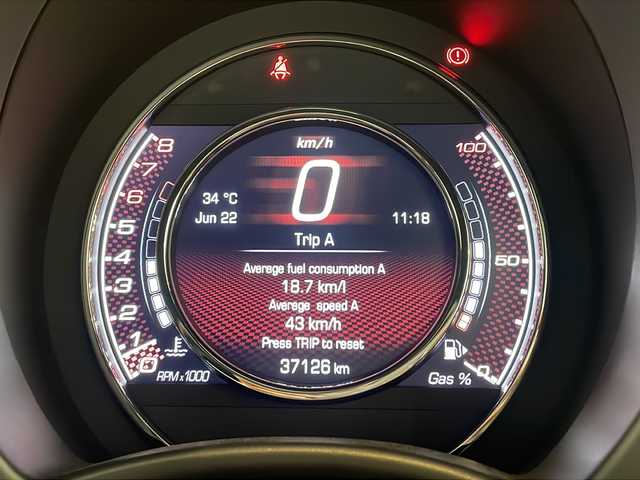 アバルト ５９５ コンペティツィオーネ 福井県 2015(平27)年 3.8万km 白 BC RACING車高調/ENKEI GTC02 17インチAW/DEFI追加メーター/MOMOステアリングFULL SPEED RED/標準装備/TFT液晶メーター/レコルトモンツァマフラー/サベルト製バッケトシート/キセノンヘッドライト/リアパーキングセンサー/ドアバイザー/取扱説明書/保証書/記録簿/スペアキー×2
