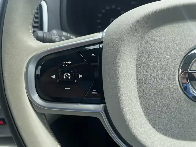 ボルボ ＸＣ９０ D5 AWD モーメンタム 東京都 2020(令2)年 4万km クリスタルホワイトP 純正ナビ/360°カメラ/レザーシート/HUD/ACC/LKA/純正19インチアルミホイール/フルセグTV/シートヒーター/ドライブレコーダー/ETC/ワンオーナー