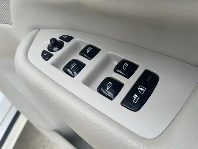 ボルボ ＸＣ９０ D5 AWD モーメンタム 東京都 2020(令2)年 4万km クリスタルホワイトP 純正ナビ/360°カメラ/レザーシート/HUD/ACC/LKA/純正19インチアルミホイール/フルセグTV/シートヒーター/ドライブレコーダー/ETC/ワンオーナー
