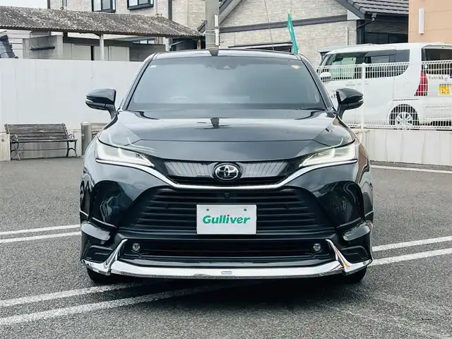 トヨタ ハリアー Z レザーパッケージ 大分県 2021(令3)年 1.9万km プレシャスブラックパール ワンオーナー /MODELLISTAエアロ：F/S/R/【MOP】プレシャスブラックパール〈219〉/【MOP】アクセサリーコンセントAC100V・100W（ラゲージ右側1個）/【MOP】ディスプレイオーディオ/（コネクティッドナビ対応）Plus/JBLプレミアムサウンドシステム/パノラミックビューモニター/デジタルインナーミラー(前後録画機能付)/ステアリングヒーター/Toyota Safety Sense/・プリクラッシュセーフティ/・レーントレーシングアシスト/・レーンディパーチャーアラート/・レーダークルーズコントロール/・アダプティブハイビームシステム/・ロードサインアシスト/・ドライバー異常時対応システム/・プロアクティブドライビングアシスト/・発進遅れ告知機能/ブラインドスポットモニター/安心降車アシスト＋後方車両への接近警報/パーキングサポートブレーキ/パワーバックドア/前席シートベンチレーション/前席シートヒーター/Z“Leather Package”専用19インチアルミ/LEDヘッドランプ/スマートキー2本/取扱説明書/保証書