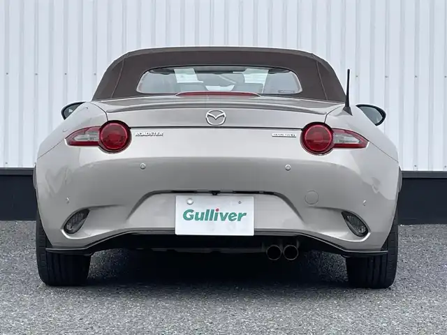 マツダ ロードスター ブラウン トップ 千葉県 2023(令5)年 1.8万km プラチナクォーツメタリック 特別使用車/純正SDナビ/(フルセグTV/BT/CD/DVD/FM/AM)/バックカメラ/ブラインドスポットモニター/BOSEスピーカー/衝突被害軽減システム/車線逸脱警報/クルーズコントロール/レザーシート/ビルトインETC/LEDヘッドライト/オートライト/純正16インチAW/シートヒーター/プッシュスタート/スマートキー/フロアマット/スペアキー/取扱説明書/保証書