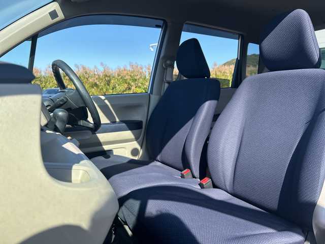 ホンダ ライフ G 鹿児島県 2010(平22)年 7万km アラバスターシルバーメタリック 純正オーディオユニット/　　CD/FM/AM/AUX/純正フロアマット/ドアバイザー/ヘッドライトレベライザー/衝突安全ボディ/前席SRSエアバッグ