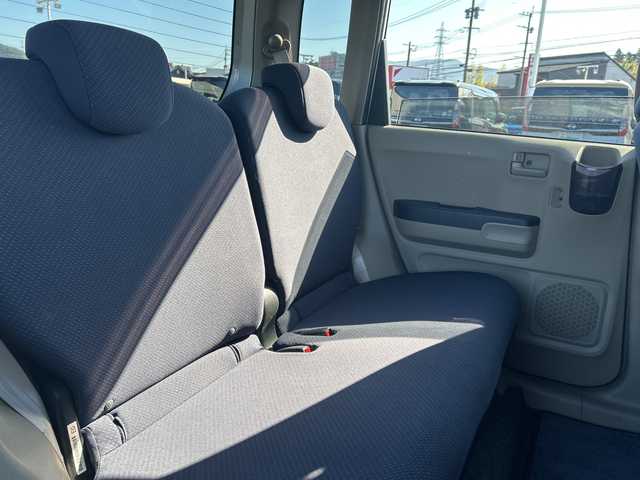 ホンダ ライフ G 鹿児島県 2010(平22)年 7万km アラバスターシルバーメタリック 純正オーディオユニット/　　CD/FM/AM/AUX/純正フロアマット/ドアバイザー/ヘッドライトレベライザー/衝突安全ボディ/前席SRSエアバッグ