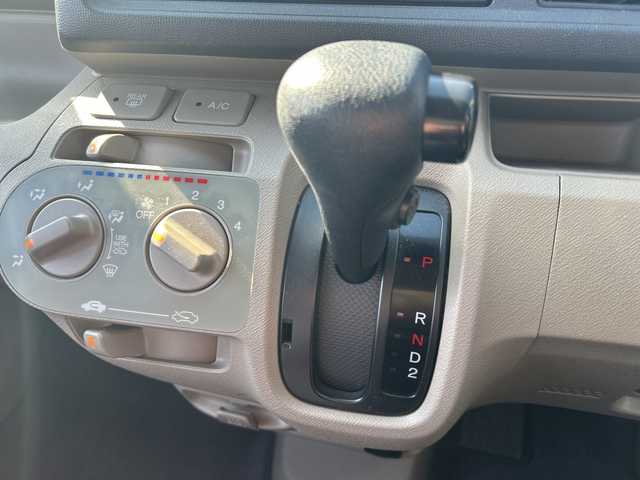 ホンダ ライフ G 鹿児島県 2010(平22)年 7万km アラバスターシルバーメタリック 純正オーディオユニット/　　CD/FM/AM/AUX/純正フロアマット/ドアバイザー/ヘッドライトレベライザー/衝突安全ボディ/前席SRSエアバッグ