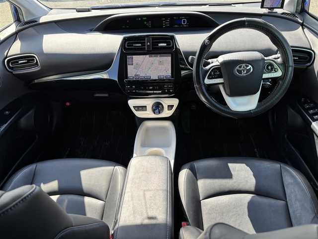 トヨタ プリウス A ツーリングセレクション 広島県 2017(平29)年 8万km ダークブルーマイカM プッシュスタートボタン/スマートキー/クルーズコントロール/HDDナビ/Bluetoothオーディオ/USB接続/フルセグTV/バックカメラ/ビルトインETC/前方ドライブレコーダー/レザーシート/運転席・助手席シートヒーター/モデリスタエアロ/社外アルミホイール/レーンキープアシスト/コーナーセンサー前後/LEDヘッドライト/ハイビームアシスト/レーダー探知機搭載