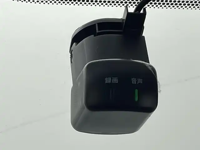 日産 セレナ e－パワー ハイウェイスター V 熊本県 2020(令2)年 5.4万km ブリリアントホワイトパール 禁煙車/純正10インチナビ（ＣＤ・ＤＶＤ・ＳＤ・BT・フルセグ）/純正前方ドライブレコーダー（DH5-D）　/全周囲カメラ　/純正フリップダウンモニター/ＥＴＣ　/両側パワースライドドア　/レーダークルーズコントロール　/エマージェンシーブレーキ/レーンキープアシスト/ブラインドスポットモニター/プロパイロット/パーキングアシスト/横滑り防止/前後クリアランスソナー/純正フロアマット/純正１５インチAW/オートライト/LEDヘッドライト/フォグランプ/スマートキー/プッシュスタート