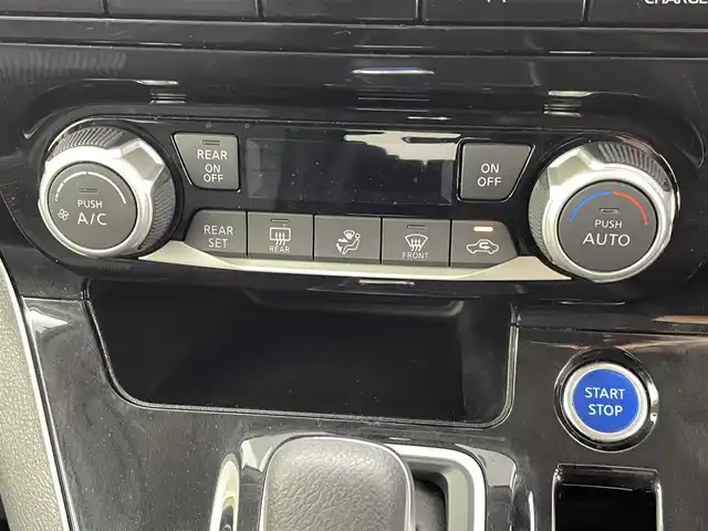 日産 セレナ e－パワー ハイウェイスター V 熊本県 2020(令2)年 5.4万km ブリリアントホワイトパール 禁煙車/純正10インチナビ（ＣＤ・ＤＶＤ・ＳＤ・BT・フルセグ）/純正前方ドライブレコーダー（DH5-D）　/全周囲カメラ　/純正フリップダウンモニター/ＥＴＣ　/両側パワースライドドア　/レーダークルーズコントロール　/エマージェンシーブレーキ/レーンキープアシスト/ブラインドスポットモニター/プロパイロット/パーキングアシスト/横滑り防止/前後クリアランスソナー/純正フロアマット/純正１５インチAW/オートライト/LEDヘッドライト/フォグランプ/スマートキー/プッシュスタート