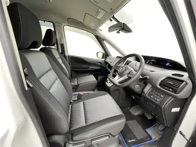 日産 セレナ e－パワー ハイウェイスター V 熊本県 2020(令2)年 5.4万km ブリリアントホワイトパール 禁煙車/純正10インチナビ（ＣＤ・ＤＶＤ・ＳＤ・BT・フルセグ）/純正前方ドライブレコーダー（DH5-D）　/全周囲カメラ　/純正フリップダウンモニター/ＥＴＣ　/両側パワースライドドア　/レーダークルーズコントロール　/エマージェンシーブレーキ/レーンキープアシスト/ブラインドスポットモニター/プロパイロット/パーキングアシスト/横滑り防止/前後クリアランスソナー/純正フロアマット/純正１５インチAW/オートライト/LEDヘッドライト/フォグランプ/スマートキー/プッシュスタート