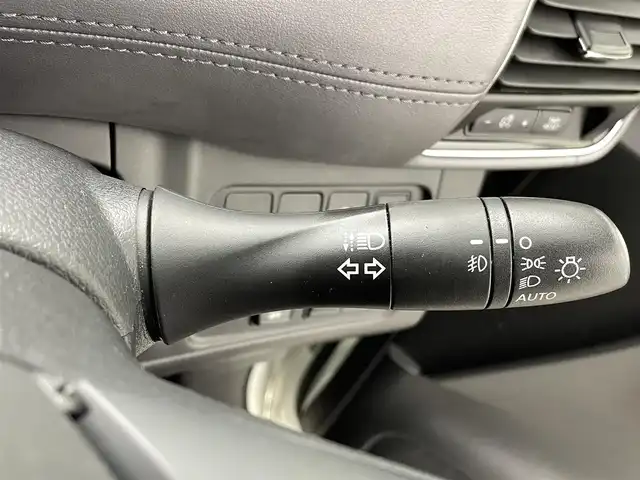 日産 セレナ e－パワー ハイウェイスター V 熊本県 2020(令2)年 5.4万km ブリリアントホワイトパール 禁煙車/純正10インチナビ（ＣＤ・ＤＶＤ・ＳＤ・BT・フルセグ）/純正前方ドライブレコーダー（DH5-D）　/全周囲カメラ　/純正フリップダウンモニター/ＥＴＣ　/両側パワースライドドア　/レーダークルーズコントロール　/エマージェンシーブレーキ/レーンキープアシスト/ブラインドスポットモニター/プロパイロット/パーキングアシスト/横滑り防止/前後クリアランスソナー/純正フロアマット/純正１５インチAW/オートライト/LEDヘッドライト/フォグランプ/スマートキー/プッシュスタート