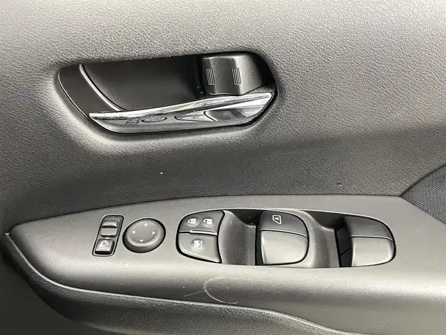 日産 セレナ e－パワー ハイウェイスター V 熊本県 2020(令2)年 5.4万km ブリリアントホワイトパール 禁煙車/純正10インチナビ（ＣＤ・ＤＶＤ・ＳＤ・BT・フルセグ）/純正前方ドライブレコーダー（DH5-D）　/全周囲カメラ　/純正フリップダウンモニター/ＥＴＣ　/両側パワースライドドア　/レーダークルーズコントロール　/エマージェンシーブレーキ/レーンキープアシスト/ブラインドスポットモニター/プロパイロット/パーキングアシスト/横滑り防止/前後クリアランスソナー/純正フロアマット/純正１５インチAW/オートライト/LEDヘッドライト/フォグランプ/スマートキー/プッシュスタート