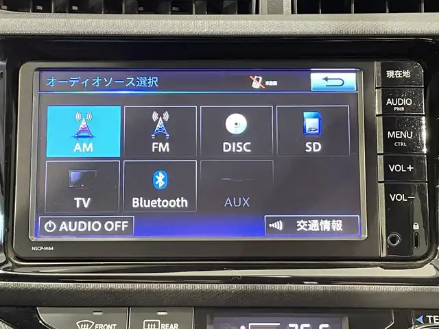 トヨタ アクア S 愛知県 2015(平27)年 6.8万km ライムホワイトパールクリスタルシャイン 純正ナビ/ビルトインＥＴＣ/Ｂｌｕｅｔｏｏｔｈ/CD/ＤＶＤ/バックカメラ/電動格納ミラー/ＩＳＯＦＩＸ/ヘッドライトレベライザー/アクセサリーソケット/ＥＣＯＭＯＤＥ/純正フロアマット/オートエアコン/キーレスキー