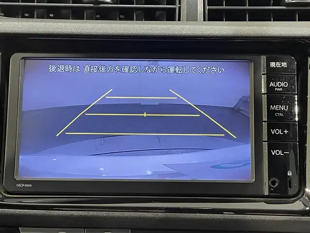 トヨタ アクア S 愛知県 2015(平27)年 6.8万km ライムホワイトパールクリスタルシャイン 純正ナビ/ビルトインＥＴＣ/Ｂｌｕｅｔｏｏｔｈ/CD/ＤＶＤ/バックカメラ/電動格納ミラー/ＩＳＯＦＩＸ/ヘッドライトレベライザー/アクセサリーソケット/ＥＣＯＭＯＤＥ/純正フロアマット/オートエアコン/キーレスキー
