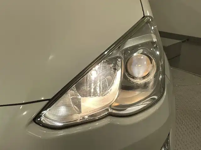 トヨタ アクア S 愛知県 2015(平27)年 6.8万km ライムホワイトパールクリスタルシャイン 純正ナビ/ビルトインＥＴＣ/Ｂｌｕｅｔｏｏｔｈ/CD/ＤＶＤ/バックカメラ/電動格納ミラー/ＩＳＯＦＩＸ/ヘッドライトレベライザー/アクセサリーソケット/ＥＣＯＭＯＤＥ/純正フロアマット/オートエアコン/キーレスキー