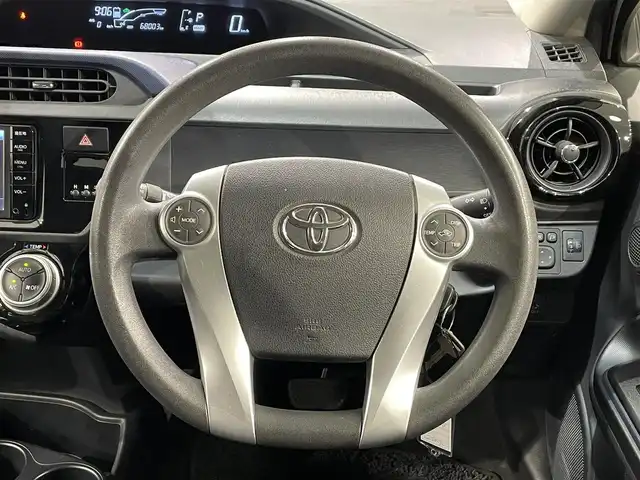 トヨタ アクア S 愛知県 2015(平27)年 6.8万km ライムホワイトパールクリスタルシャイン 純正ナビ/ビルトインＥＴＣ/Ｂｌｕｅｔｏｏｔｈ/CD/ＤＶＤ/バックカメラ/電動格納ミラー/ＩＳＯＦＩＸ/ヘッドライトレベライザー/アクセサリーソケット/ＥＣＯＭＯＤＥ/純正フロアマット/オートエアコン/キーレスキー