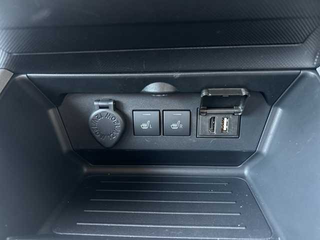 トヨタ ライズ G 神奈川県 2024(令6)年 3.4万km スムースグレーマイカメタリック ワンオーナー/純正ナビ（AM/FM/USB/HDMI/BT/ワンセグTV)/バックカメラ/Apple Car Play/Android Auto/ETC/ルーフキャリア/ルーフBOX/D/N席シートヒーター/フロントワイパーデアイサー/ステアリングスイッチ/クリアランスソナー/衝突被害軽減システム/横滑り防止装置/アイドリングストップ/純正フロアマット/純正アルミホイール/純正ドアバイザー/オートライト/オートミラー/ISOFIX/スペアキー×１/保証書/取扱説明書