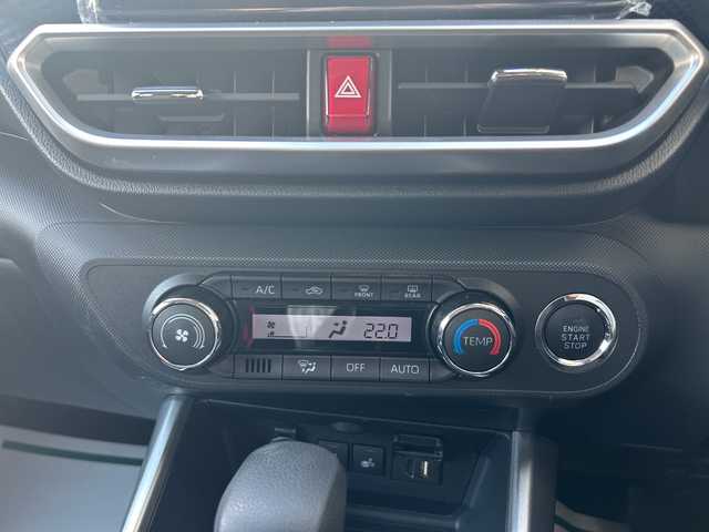 トヨタ ライズ G 神奈川県 2024(令6)年 3.4万km スムースグレーマイカメタリック ワンオーナー/純正ナビ（AM/FM/USB/HDMI/BT/ワンセグTV)/バックカメラ/Apple Car Play/Android Auto/ETC/ルーフキャリア/ルーフBOX/D/N席シートヒーター/フロントワイパーデアイサー/ステアリングスイッチ/クリアランスソナー/衝突被害軽減システム/横滑り防止装置/アイドリングストップ/純正フロアマット/純正アルミホイール/純正ドアバイザー/オートライト/オートミラー/ISOFIX/スペアキー×１/保証書/取扱説明書