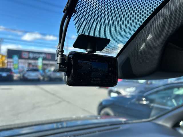 トヨタ ヴォクシー ZS 長野県 2020(令2)年 4万km ブラック ・純正ディーラーオプションナビ/（Bluetooth/フルセグTV/CD/DVD）/・パワースライドドア/・バックカメラ/・前後ドラレコ/・クルーズコントロール/・クリアランスソナー/・プリクラッシュ/・純正16インチAW/・純正エンジンスターター/・ビルトインETC